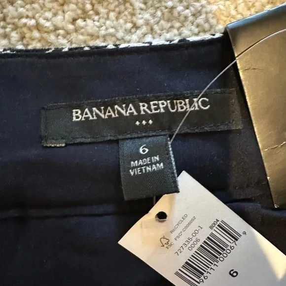 Banana Republic Black and White Skater Mini Skirt - Picture 2 of 10